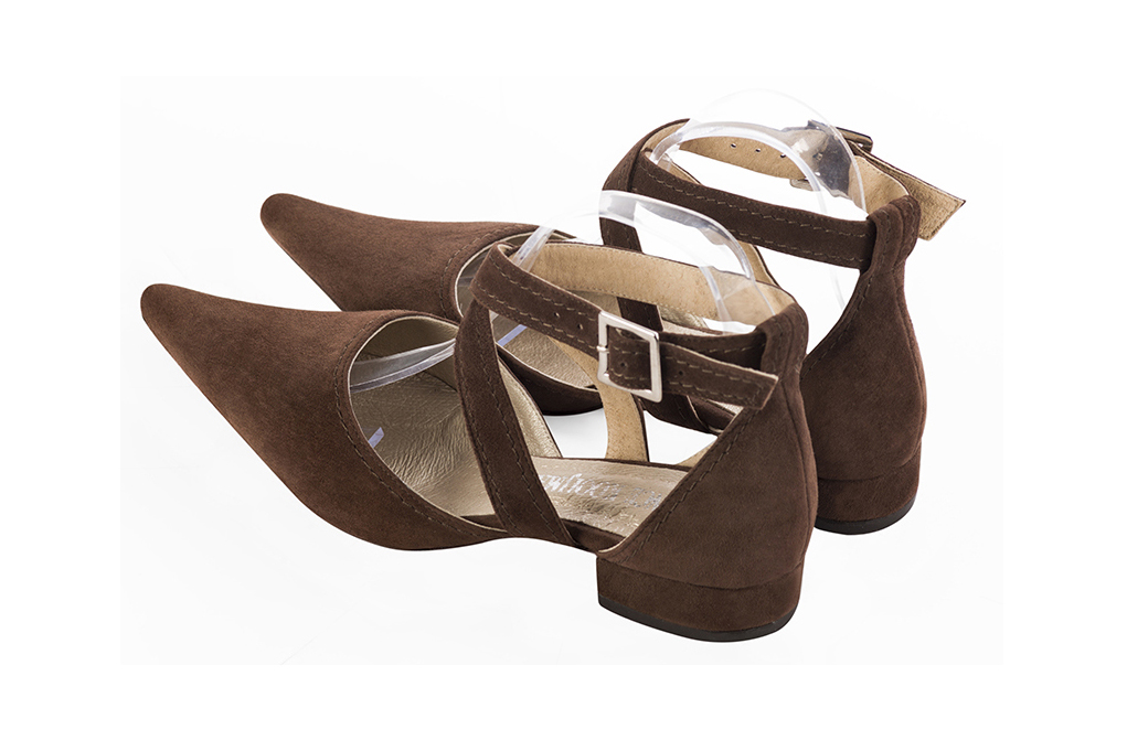 Women's dark brown open side dress shoes, with crossed straps. Pointed toe. Low block heels - Rear view